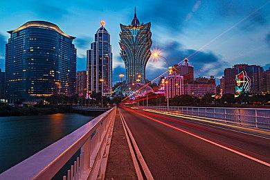 快节奏弹幕射击游戏《一键杀必死》现已登录Steam平台